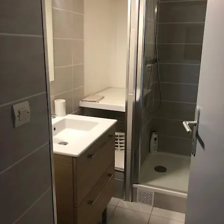 Avec Vue Sur Le De Matemale * Les Angles